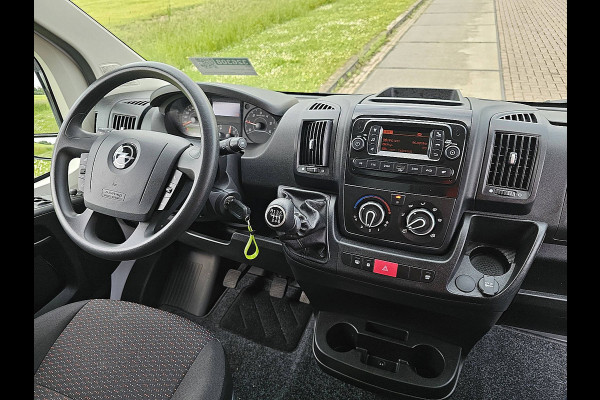 Opel Movano 3.5t L4 Bakwagen Laadklep Hollandia Airco 3 Zits Cruise Control Euro6 140 PK