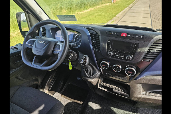 Iveco Daily 35S14 L2H2 Automaat Euro6 3.5T-Trekhaak 3-Zits Airco/ECC Standkachel 3-Zits Stoelverwarming