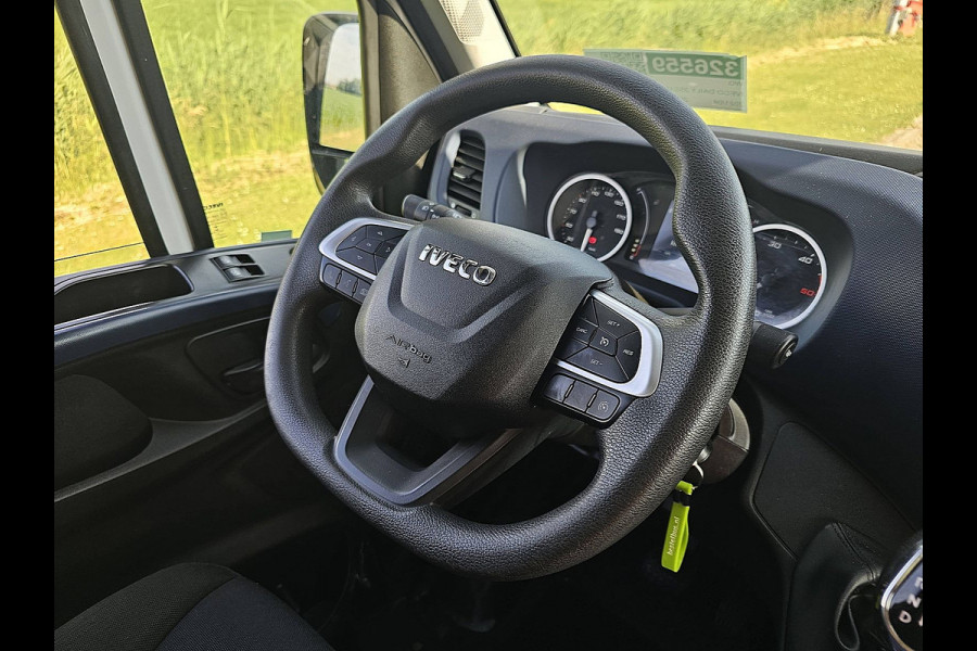 Iveco Daily 35S14 L2H2 Automaat Euro6 3.5T-Trekhaak 3-Zits Airco/ECC Standkachel 3-Zits Stoelverwarming