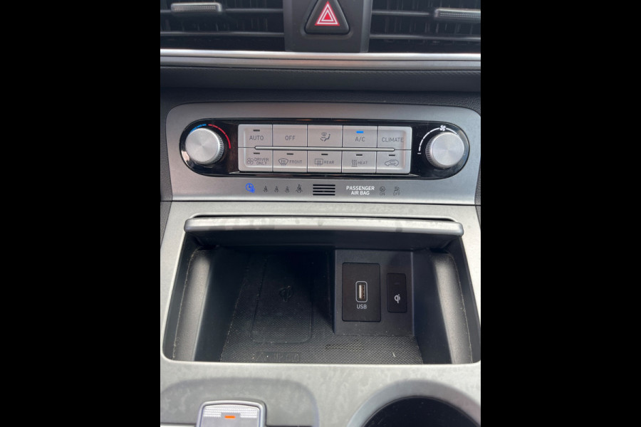 Hyundai Kona EV Premium 64 kWh