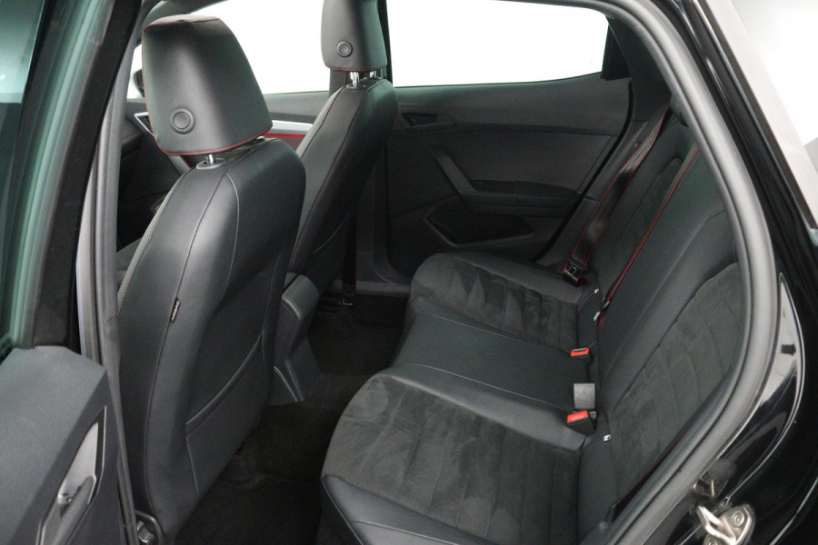Seat Ibiza 1.0 TSI FR Business Intense (PANORAMADAK, DIGITALE COCKPIT, LED, NAVI, CAMERA, CARPLAY, ADAPTIVE CRUISE)