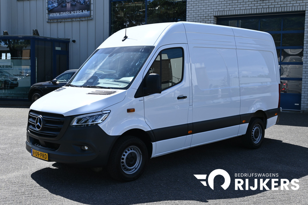 Mercedes-Benz Sprinter 317 CDI L2H2 Pro LED, Geveerde stoel, Navigatie met camera