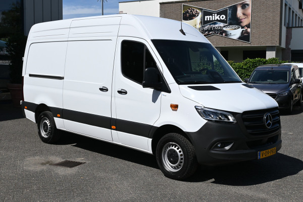 Mercedes-Benz Sprinter 317 CDI L2H2 Pro LED, Geveerde stoel, Navigatie met camera
