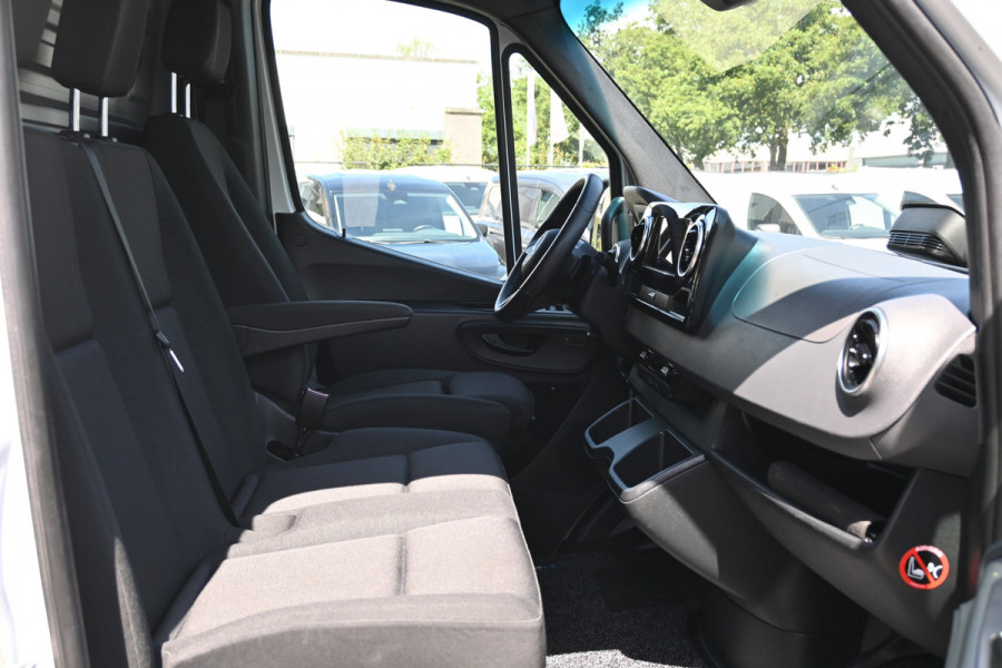 Mercedes-Benz Sprinter 317 CDI L2H2 Pro LED, Geveerde stoel, Navigatie met camera