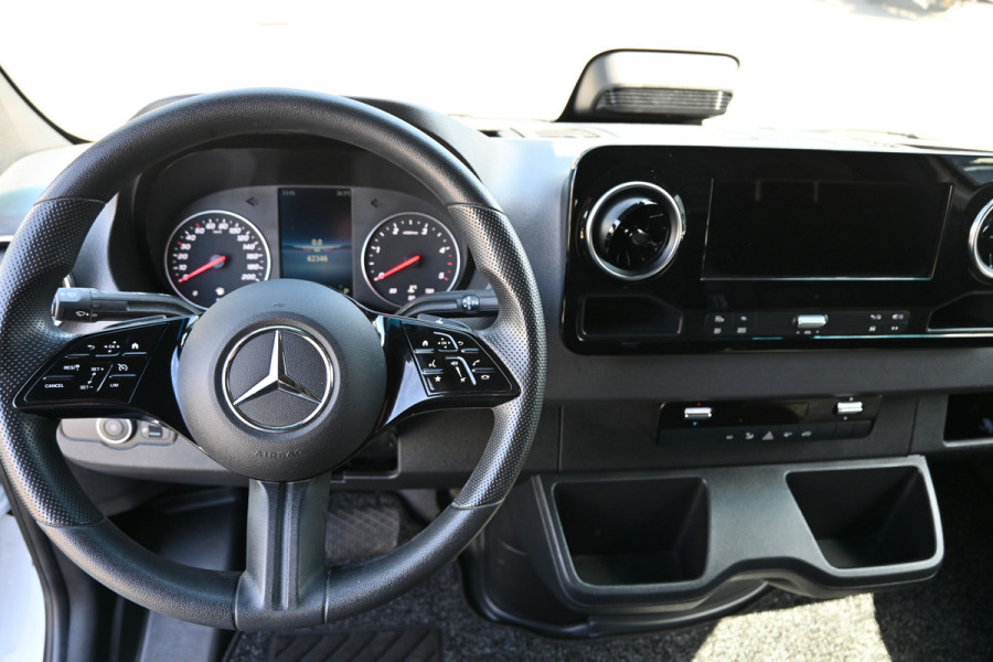 Mercedes-Benz Sprinter 317 CDI L2H2 Pro LED, Geveerde stoel, Navigatie met camera
