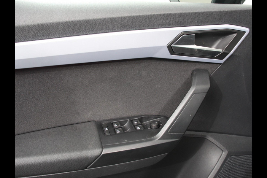 Seat Ibiza 1.0 EcoTSI 110pk Automaat FR Climate Control Adaptieve cruise control LED Keyless Parkeersensoren Verwarmde voorstoelen Achteruitrij Camera Apple Carplay/ Android Auto