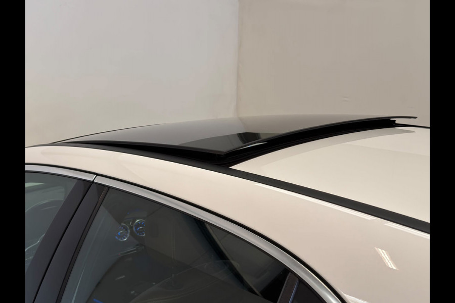 Mercedes-Benz A-Klasse 180 / Pano / Widescreen / Sfeerverlichting