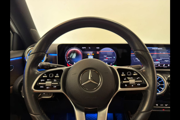 Mercedes-Benz A-Klasse 180 / Pano / Widescreen / Sfeerverlichting
