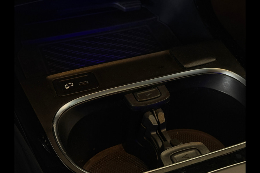 Mercedes-Benz A-Klasse 250 e AMG Line Pano|Sfeer|19Inch|Adap Cruise|Burmester