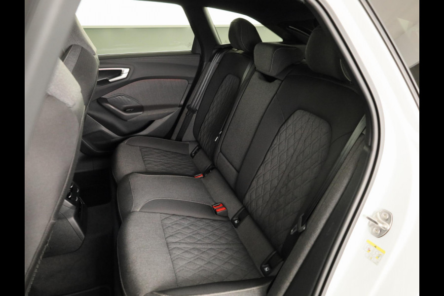 Audi A5 Avant 2.0 e-hybrid quattro S edition 299pk | Tech plus pakket | 19 inch lichtmetalen velgen | Keyless Entry | 360° camera | MMI bijrijdersscherm