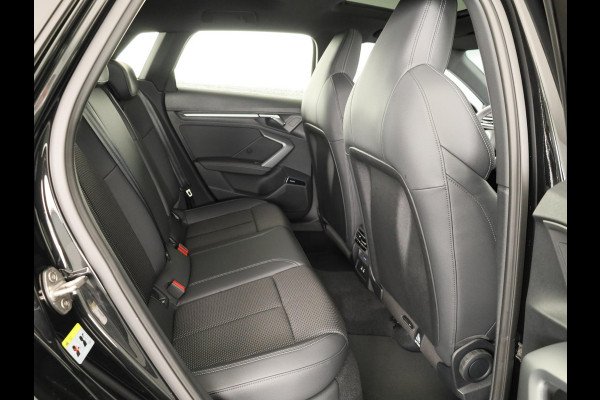 Audi A3 Sportback 45 TFSI e S edition Competition 272pk | Private Lease € 916,00 per maand* | Panoramadak | Sonos 3D | Ambient light | Parkeercamere | Adaptieve cruise controle