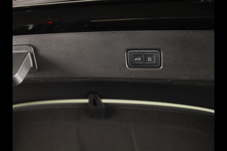 Audi A7 Sportback 50 TFSI e quattro Pro Line 299PK | Head up Display | Wegklapbare trekhaak | Lederen bekleding | 20 inch Lichtmetalen velgen | Verlengde garantie | Stoelverwarming
