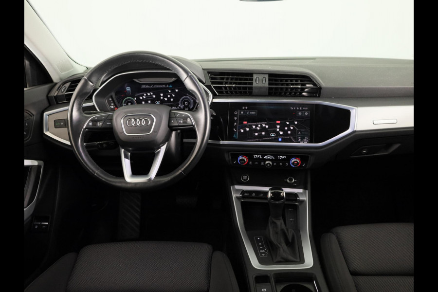 Audi Q3 Sportback 45 TFSI e Business Edition 245 pk S-tronic | Navigatie | Trekhaak (wegklapbaar) | Parkeersensoren achter | Adaptieve cruise control | Stoelverwarming |