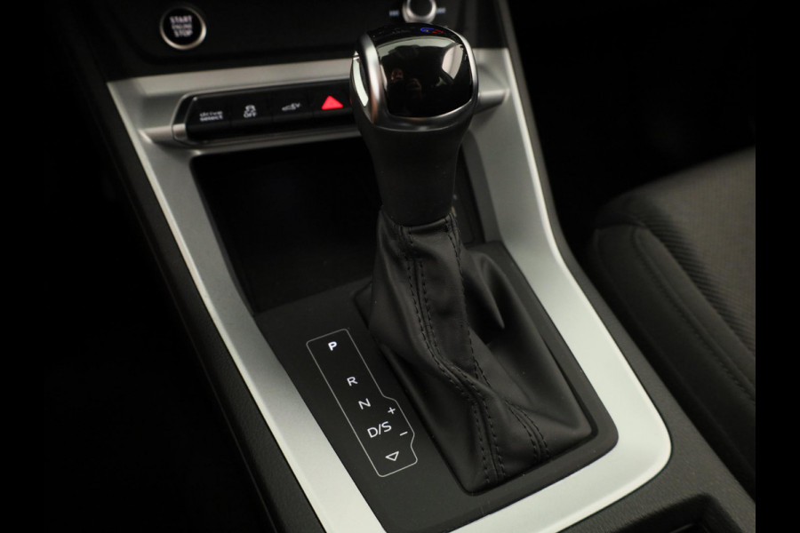 Audi Q3 Sportback 45 TFSI e Business Edition 245 pk S-tronic | Navigatie | Trekhaak (wegklapbaar) | Parkeersensoren achter | Adaptieve cruise control | Stoelverwarming |