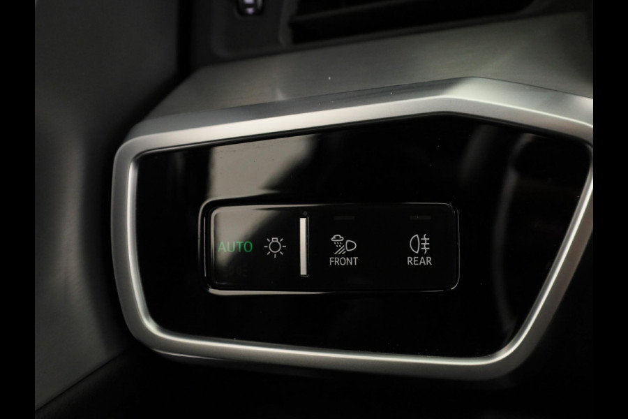 Audi A6 Avant 50 TFSI e quattro S edition Competition 299 pk S-tronic | Verlengde garantie | Navigatie | Parkeersensoren (Park assist) | Rondomzicht camera | Head-up display | Stoelverwarming v/a | S-Line |