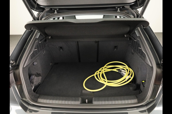 Audi A3 Sportback 40 TFSI e Business edition 204pk | Stoelverwarming | Elek. achterklep | Carplay | Sportstoelen | Audi soundsystem