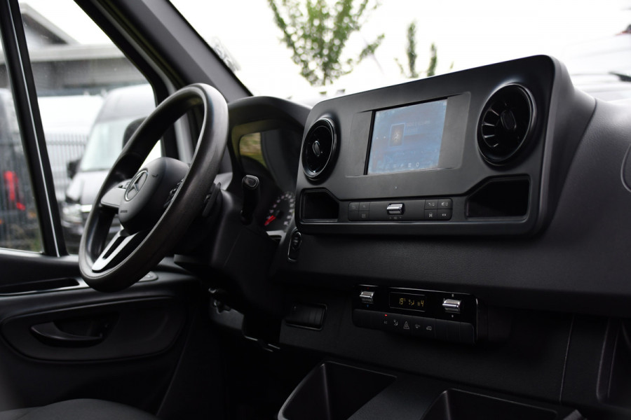 Mercedes-Benz Sprinter 519 V6 3.0 CDI L3H2 PB Edition N1, Camera, Carplay, 3500kg Trekhaak, Mbux, Automaat, Keyless, 3 Zits, Uniek!