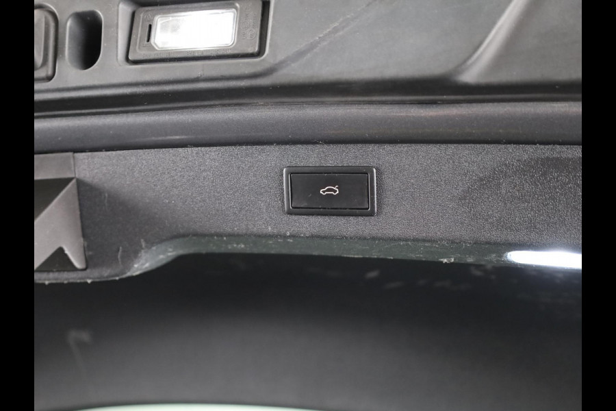 Škoda Enyaq Coupé 60 Sportline 180pk | SoH 91.47% | Panoramadak | Navigatie | Climatronic | Wegklapbae trekhaak| 20 inch Lichtmetalen velgen