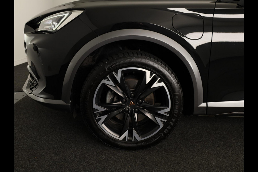 CUPRA Formentor 1.4 e-Hybrid Business 204 pk Automaat (DSG) | Navigatie via App | Parkeersensoren achter | Apple Carplay/Android Auto | Adaptieve cruise control | Stoelverwarming |