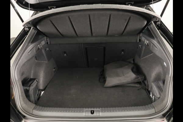 CUPRA Formentor 1.4 e-Hybrid Business 204 pk Automaat (DSG) | Navigatie via App | Parkeersensoren achter | Apple Carplay/Android Auto | Adaptieve cruise control | Stoelverwarming |