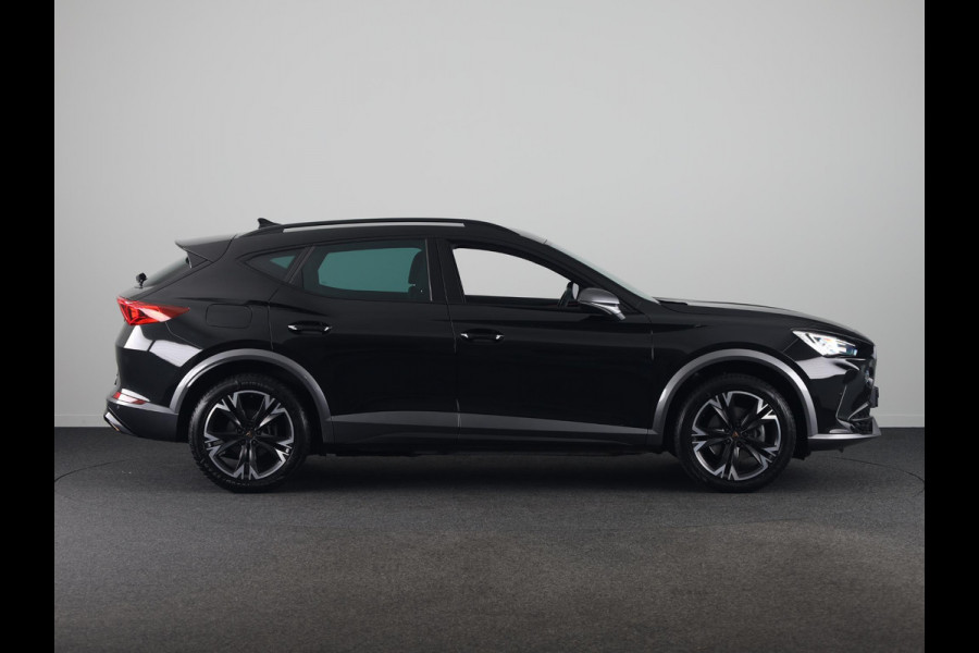 CUPRA Formentor 1.4 e-Hybrid Business 204 pk Automaat (DSG) | Navigatie via App | Parkeersensoren achter | Apple Carplay/Android Auto | Adaptieve cruise control | Stoelverwarming |