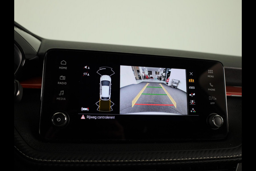 Škoda Fabia 1.0 TSI Monte Carlo 115 pk Automaat (DSG) | Verlengde garantie | Navigatie via App | Parkeersensoren | Achteruitrijcamera | Adaptieve cruise control | Stoelverwarming |
