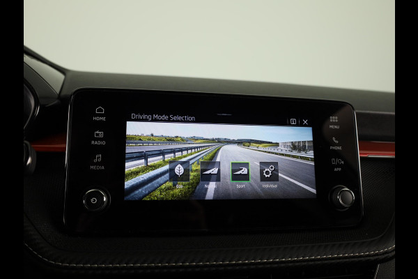 Škoda Fabia 1.0 TSI Monte Carlo 115 pk Automaat (DSG) | Verlengde garantie | Navigatie via App | Parkeersensoren | Achteruitrijcamera | Adaptieve cruise control | Stoelverwarming |