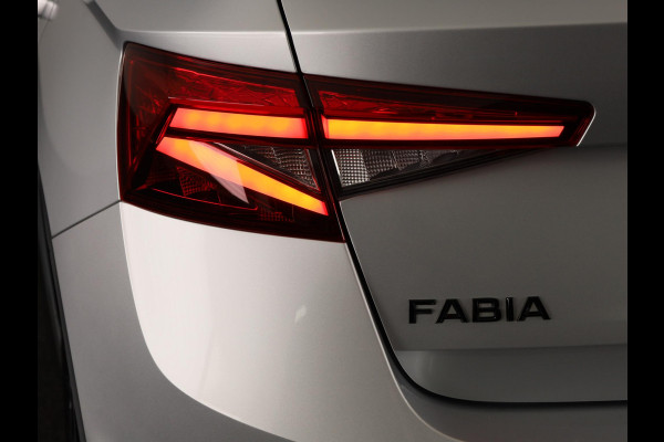Škoda Fabia 1.0 TSI Monte Carlo 115 pk Automaat (DSG) | Verlengde garantie | Navigatie via App | Parkeersensoren | Achteruitrijcamera | Adaptieve cruise control | Stoelverwarming |