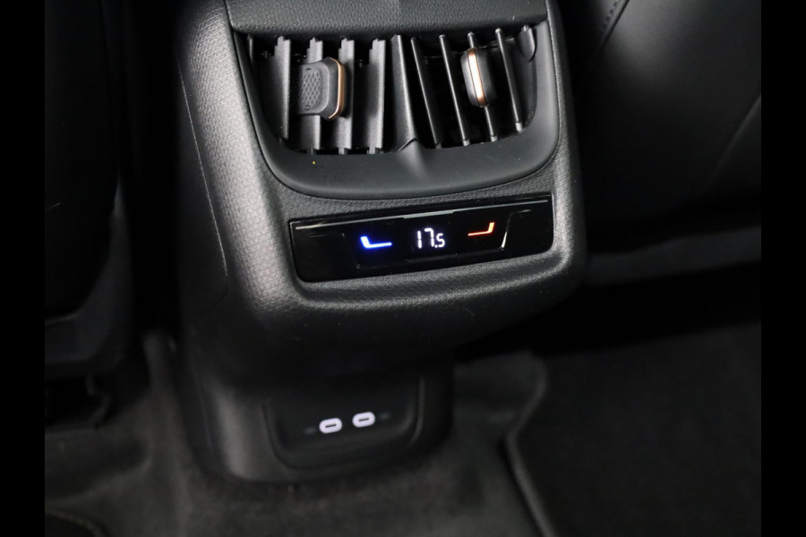 CUPRA Tavascan Business 82 kWh 286pk | Navigatie | Lichtmetalen velgen | Verwarmbare voorstoelen | Parkeercamera | Verwarmd stuurwiel