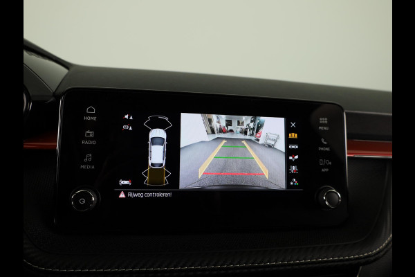 Škoda Fabia 1.0 TSI Monte Carlo 95 pk | Verlengde garantie | Navigatie via App | Parkeersensoren | Achteruitrijcamera | LED koplampen | Stoelverwarming |