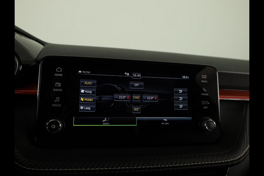 Škoda Fabia 1.0 TSI Monte Carlo 95 pk | Verlengde garantie | Navigatie via App | Parkeersensoren | Achteruitrijcamera | LED koplampen | Stoelverwarming |