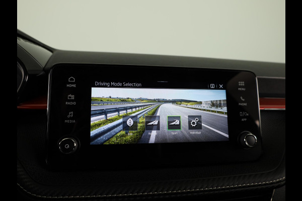 Škoda Fabia 1.0 TSI Monte Carlo 95 pk | Verlengde garantie | Navigatie via App | Parkeersensoren | Achteruitrijcamera | LED koplampen | Stoelverwarming |
