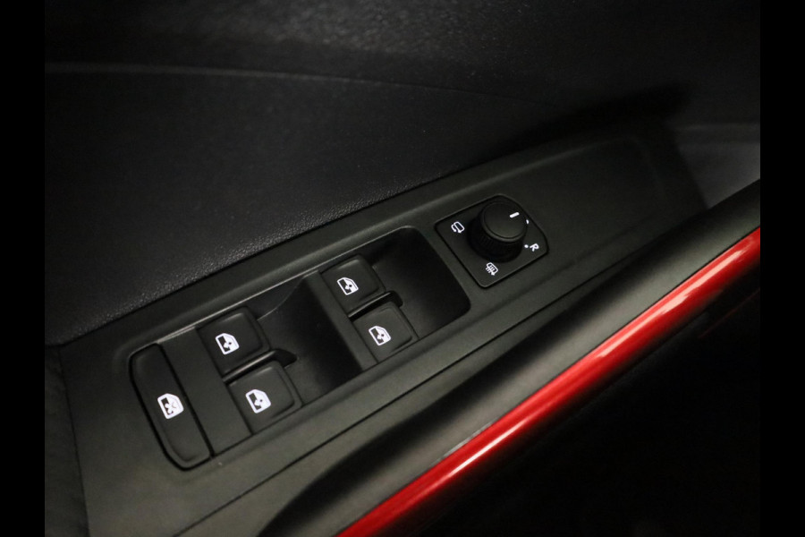 Škoda Fabia 1.0 TSI Monte Carlo 95 pk | Verlengde garantie | Navigatie via App | Parkeersensoren | Achteruitrijcamera | LED koplampen | Stoelverwarming |