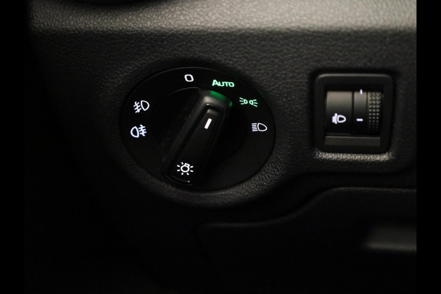 Škoda Fabia 1.0 TSI Monte Carlo 95 pk | Verlengde garantie | Navigatie via App | Parkeersensoren | Achteruitrijcamera | LED koplampen | Stoelverwarming |
