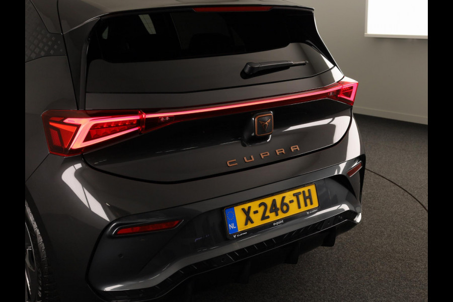 CUPRA Born Impulse 62 kWh 204 pk | SOH 93,97% | Navigatie via App | Parkeersensoren | Autom. airco | LED koplampen | Apple Carplay/Android Auto |