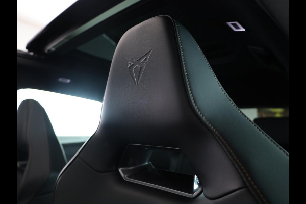 CUPRA Formentor 1.4 e-Hybrid VZ Performance 245pk | Panoramadak | 19 inch Lichtmetalen velgen | Dode hoek detectie | Adaptieve cruise controle