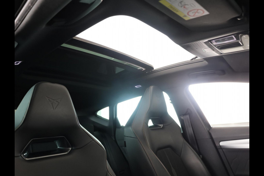 CUPRA Formentor 1.4 e-Hybrid VZ Performance 245pk | Panoramadak | 19 inch Lichtmetalen velgen | Dode hoek detectie | Adaptieve cruise controle