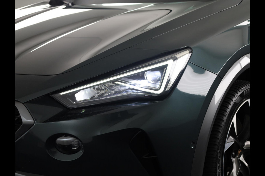 CUPRA Formentor 1.4 e-Hybrid VZ Performance 245pk | Panoramadak | 19 inch Lichtmetalen velgen | Dode hoek detectie | Adaptieve cruise controle