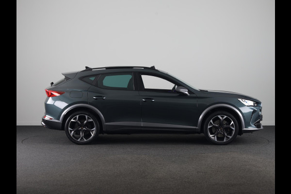 CUPRA Formentor 1.4 e-Hybrid VZ Performance 245pk | Panoramadak | 19 inch Lichtmetalen velgen | Dode hoek detectie | Adaptieve cruise controle