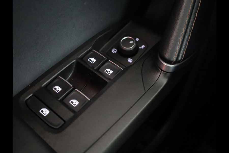 CUPRA Formentor 1.4 e-Hybrid VZ Performance 245pk | Panoramadak | 19 inch Lichtmetalen velgen | Dode hoek detectie | Adaptieve cruise controle
