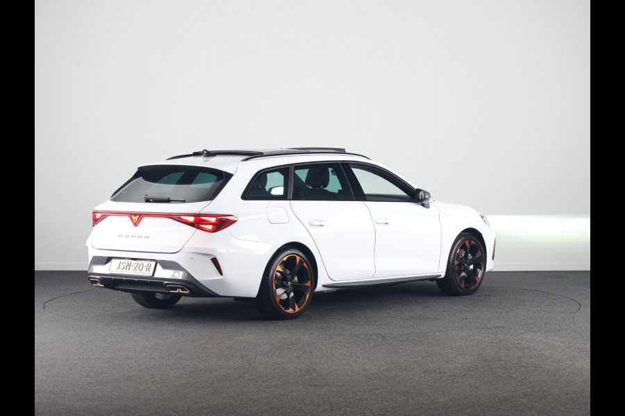 CUPRA Leon Sportstourer 1.5 TSI e-Hybrid Business 204PK | Panoramadak | Sennheiser | 19 Inch | Achteruitrijcamera |