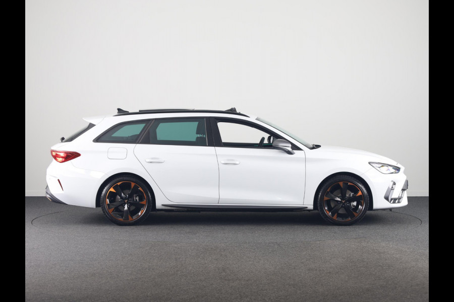 CUPRA Leon Sportstourer 1.5 TSI e-Hybrid Business 204PK | Panoramadak | Sennheiser | 19 Inch | Achteruitrijcamera |