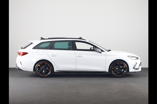 CUPRA Leon Sportstourer 1.5 TSI e-Hybrid Business 204PK | Panoramadak | Sennheiser | 19 Inch | Achteruitrijcamera |