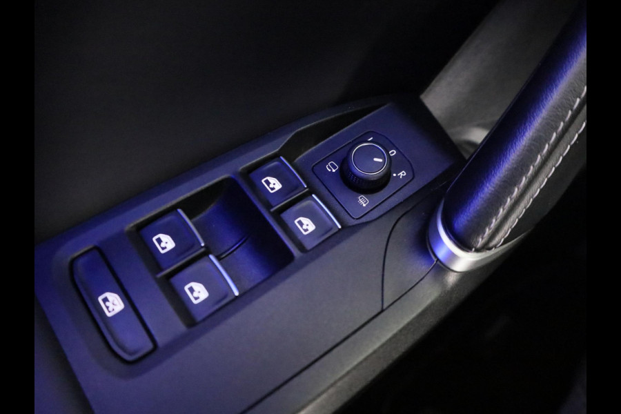 Seat Leon Sportstourer 1.4 TSI eHybrid PHEV FR Business Intense 204pk | Panoramadak | Elektrischverstelbare voorstoelen met geheugen | 18 inch Lichtmetalen velgen | Parkeercamera | Navigatie