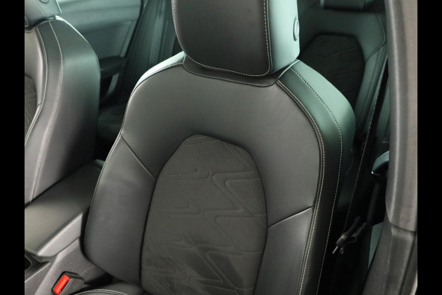 Seat Leon Sportstourer 1.4 TSI eHybrid PHEV FR Business Intense 204pk | Panoramadak | Elektrischverstelbare voorstoelen met geheugen | 18 inch Lichtmetalen velgen | Parkeercamera | Navigatie
