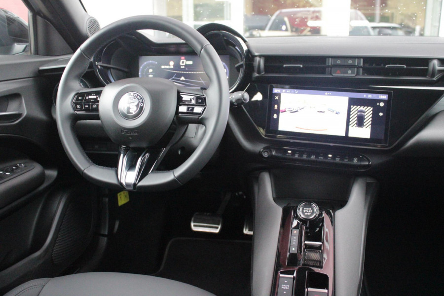 Alfa Romeo junior ELETTRICA SPECIALE 156PK 54 kWh | WARMTEPOMP | TECHNOLOGIE PAKKET (O.A. FULL LED ADAPTIVE MATRIX KOPLAMPEN/DODEHOEK DETECTIE/DRAADLOZE TELEFOONLADER/ACHTERUITRIJ CAMERA/PARKEERSENSOREN VOOR, ACHTER,ZIJKANT) | DRAADLOZE APPLE CARPLAY/ANDROID AUTO | CLIMATE CONTROL | ELEKTRISCH BEDIENBARE ACHTERKLEP | STOEL VERWARMING | ELEKTRISCH BEDIENBARE VOORSTOEL MET MASSAGE FUNCTIE | VERKEERSBORDEN HERKENNING | ADAPTIVE CRUISE CONTROL | KEYLESS ENTRY/START | ALL SEASON BANDEN | LICHTMETALEN VELGEN 18" | NAVIGATIE | DAB+ RADIO |