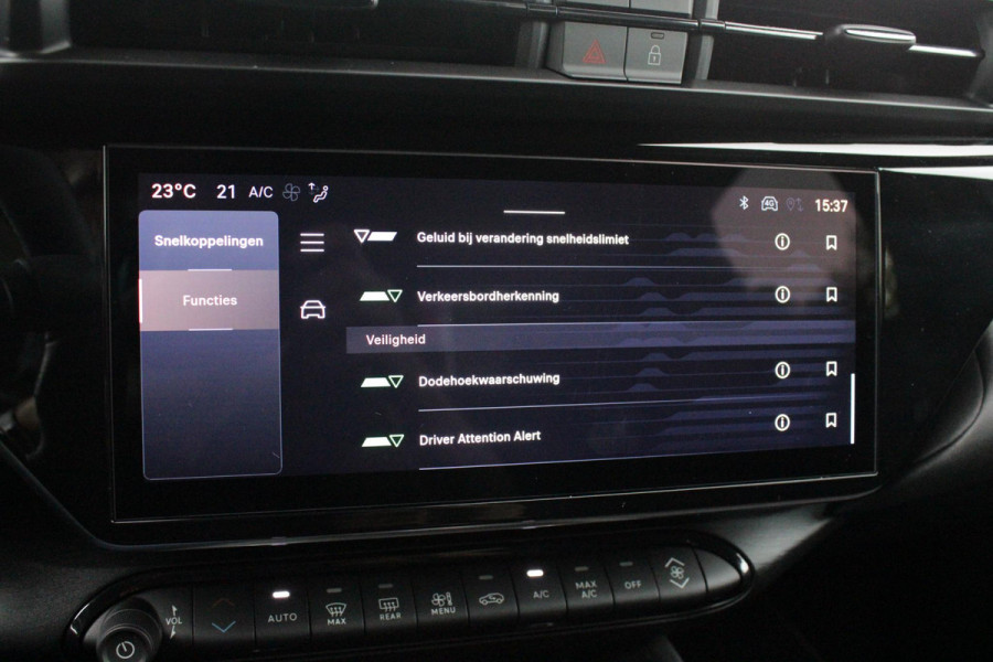 Alfa Romeo junior ELETTRICA SPECIALE 156PK 54 kWh | WARMTEPOMP | TECHNOLOGIE PAKKET (O.A. FULL LED ADAPTIVE MATRIX KOPLAMPEN/DODEHOEK DETECTIE/DRAADLOZE TELEFOONLADER/ACHTERUITRIJ CAMERA/PARKEERSENSOREN VOOR, ACHTER,ZIJKANT) | DRAADLOZE APPLE CARPLAY/ANDROID AUTO | CLIMATE CONTROL | ELEKTRISCH BEDIENBARE ACHTERKLEP | STOEL VERWARMING | ELEKTRISCH BEDIENBARE VOORSTOEL MET MASSAGE FUNCTIE | VERKEERSBORDEN HERKENNING | ADAPTIVE CRUISE CONTROL | KEYLESS ENTRY/START | ALL SEASON BANDEN | LICHTMETALEN VELGEN 18" | NAVIGATIE | DAB+ RADIO |