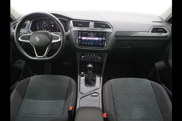 Volkswagen Tiguan 1.4 TSI eHybrid Elegance | Panoramadak | Trekhaak | Camera | Keyless | Adaptive Cruise | Virtual | Carplay