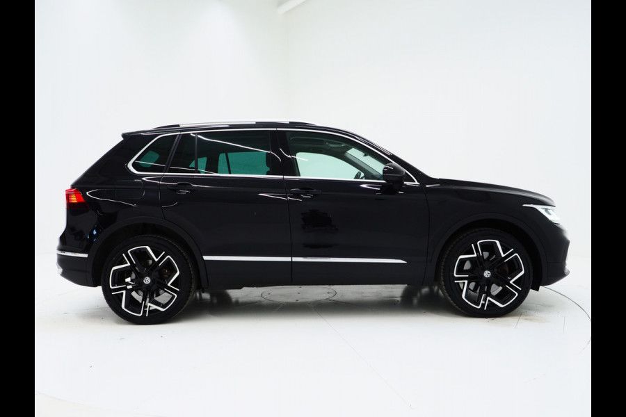 Volkswagen Tiguan 1.4 TSI eHybrid Elegance | Panoramadak | Trekhaak | Camera | Keyless | Adaptive Cruise | Virtual | Carplay