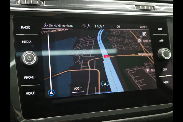 Volkswagen Tiguan 1.4 TSI eHybrid Elegance | Panoramadak | Trekhaak | Camera | Keyless | Adaptive Cruise | Virtual | Carplay
